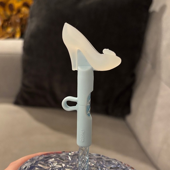 Starbucks x Disney: Cinderella75 Silver Holographic Tumbler with Slipper Topper - Picture 4 of 4